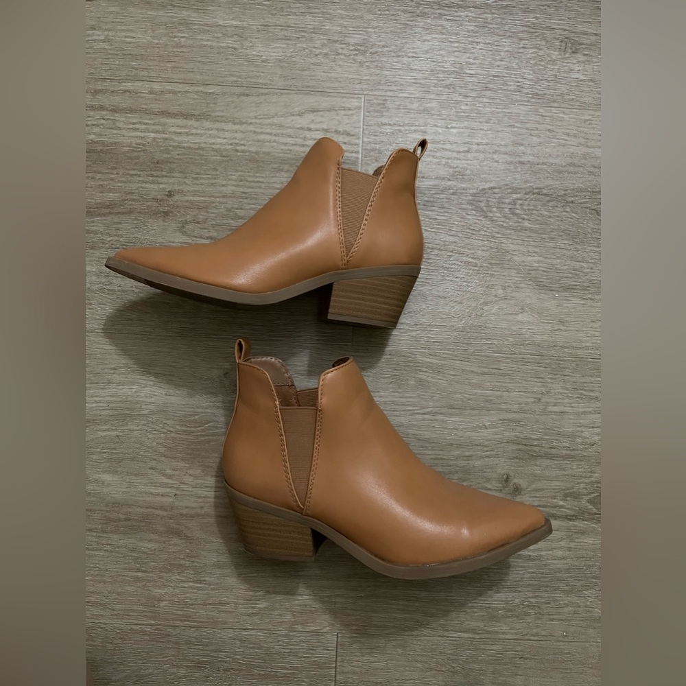 Cute camel booties!